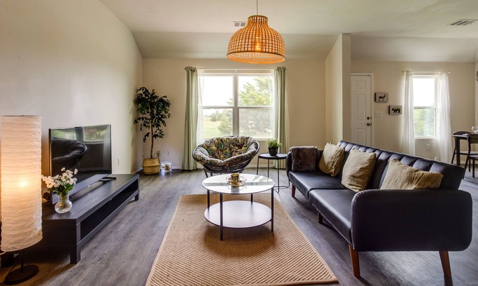 Chickasha Maison | Pet-Friendly Chickasha Vacation Rental w/ Yard!