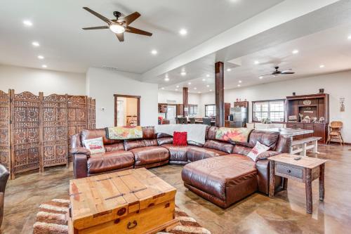 Lingle Maison | Pet Friendly Daydreamers Guest Ranch on 60 Acres