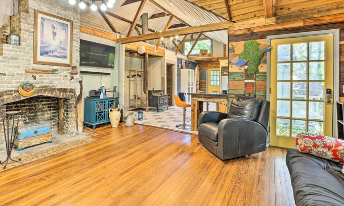 Belvedere Park Cabine | NEW! Pet-Friendly Decatur Escape: < 4 Mi to Dtwn!