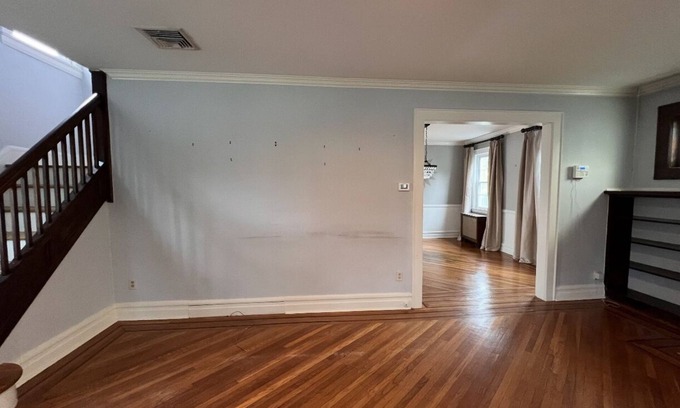 Westfield Maison | Pet friendly, empty home with large grassy backyard!