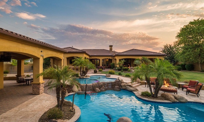 Desert View Village Maison | Pet Friendly, Extravagant North Scottsdale Estate - Theater, Bball and more!