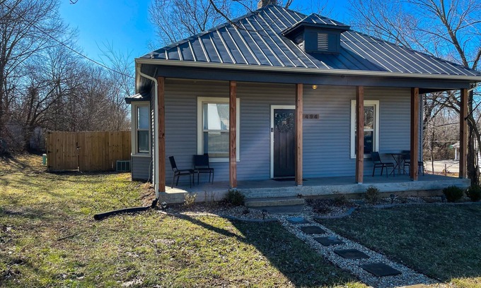 Gray Summit Maison | Pet Friendly - Fenced Yard - <1 mile from Purina