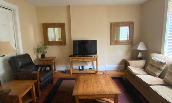 Benton Park Maison | Pet Friendly First Floor 2 Bedroom Apartment