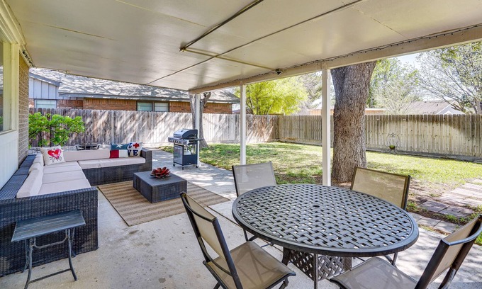 Fort Stockton Maison | Pet-Friendly Fort Stockton Vacation Rental w/ Yard