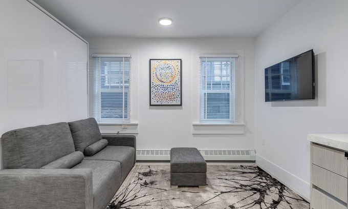 Downtown Vancouver Appartement | Pet Friendly Furnished Studio@1425 Haro