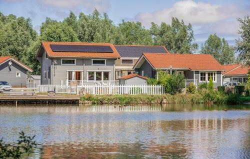 Bourbourg Maison | Pet Friendly Home In Bourbourg With Lake View