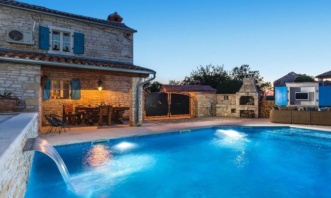 Hrboki Maison | Superbe maison à Hrboki avec jacuzzi