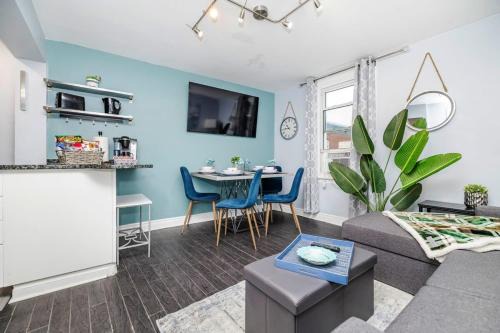Centretown West Appartement | Pet-Friendly Home Near Chinatown & Little Italy