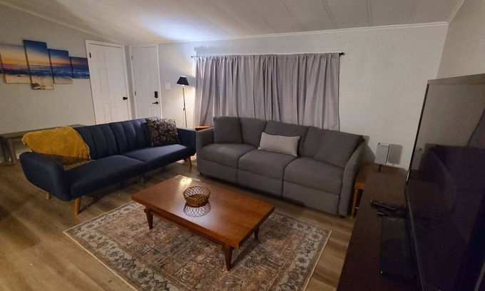 Blue Springs Maison | Pet friendly home in a quiet secluded neighborhood near multiple large lakes.