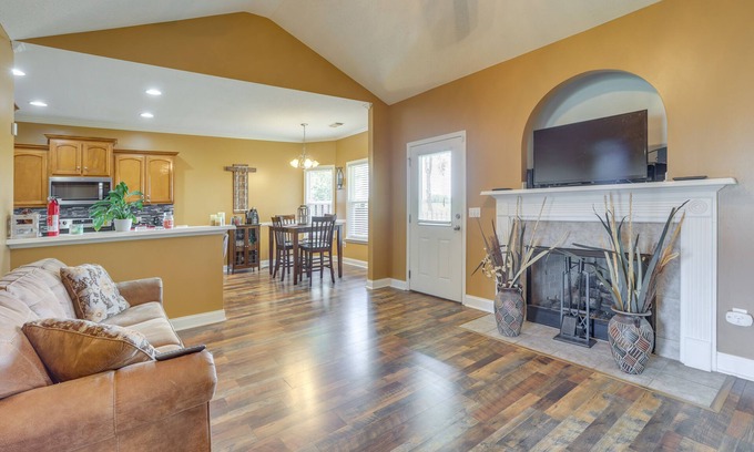 Moundville Maison | Pet-Friendly Home w/ Fenced Backyard in Moundville