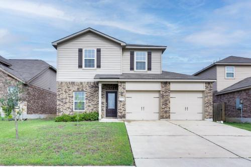 Manor Maison | Pet-Friendly Home with Fenced Yard in Manor