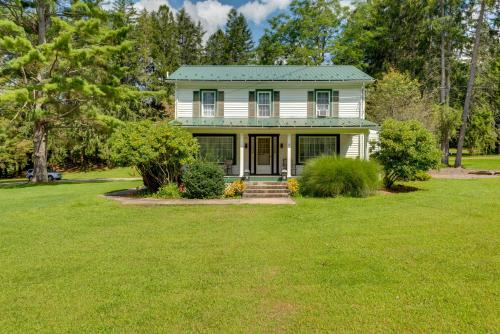 Hillsgrove Maison | Pet-Friendly Home with Game Room in Hillsgrove!