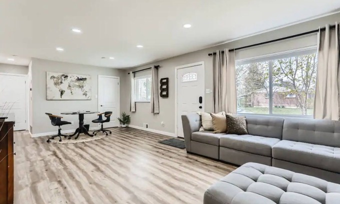 Alta Vista Area Maison | Pet friendly house near mountains, ski resorts with 4bds/3baths, office & patio