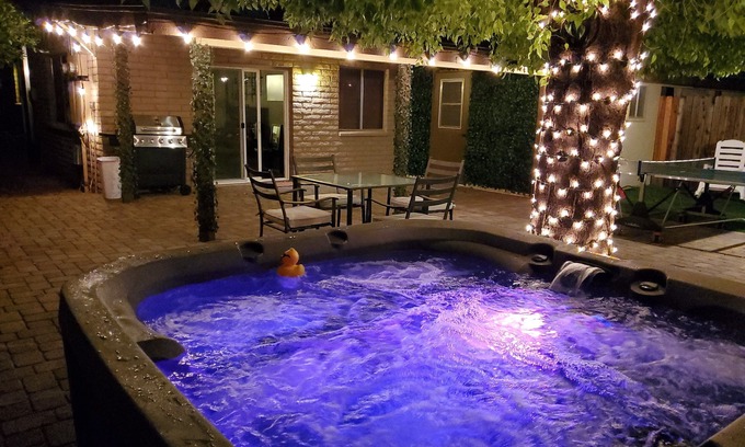 South Scottsdale Maison | Animaux acceptés Old Town 80s Moderne avec bain à remous