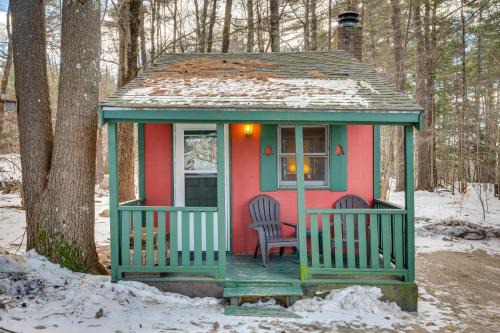Weirs Beach Appartement | Pet-Friendly Laconia Vacation Rental with Fireplace!