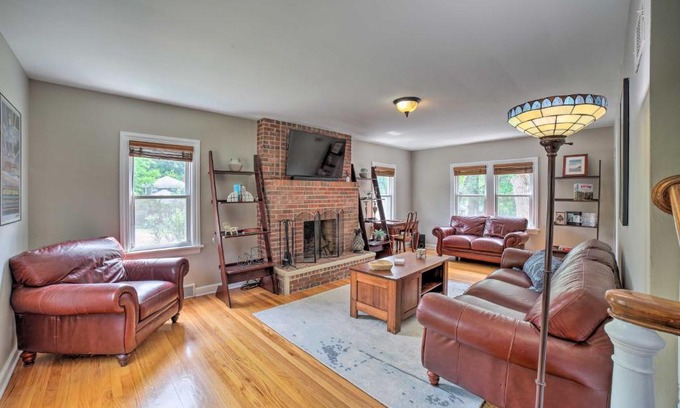Miller Beach Maison | Pet-Friendly Lake Getaway 1 Block to Beach!