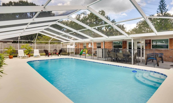 Lake Somerset Maison | Pet-Friendly Lakeland Escape w/ Private Pool!