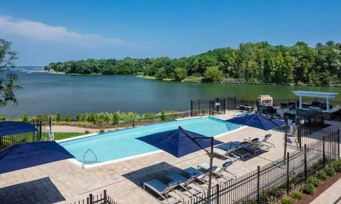 Great Neck Appartement | Pet-Friendly, Luxury Full-Amenities Apartment in Great Neck