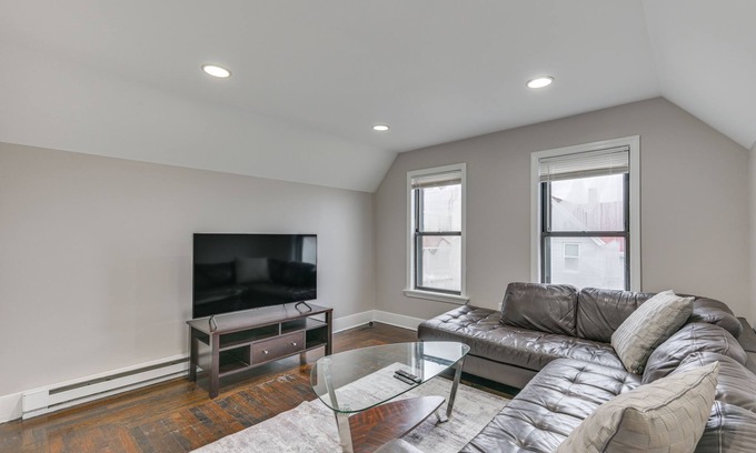 Malden Appartement | Pet-Friendly Malden Apartment: 7 Mi to Boston!
