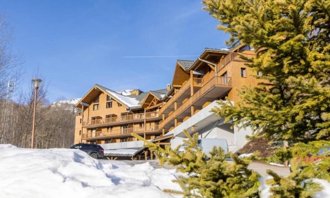 Les Bottieres Maison | Pet-Friendly Mountain Haven Near Sybelles Ski & Parks | Indoor Pool & Sauna