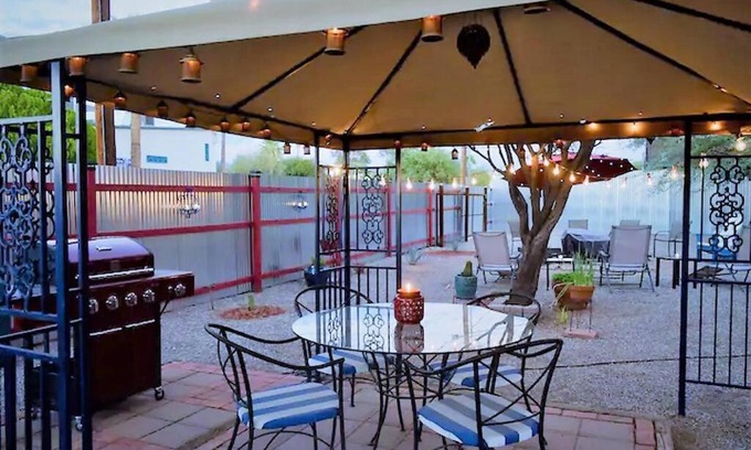 Miramonte Maison | Pet Friendly - Modern Midtown Home Large Backyard