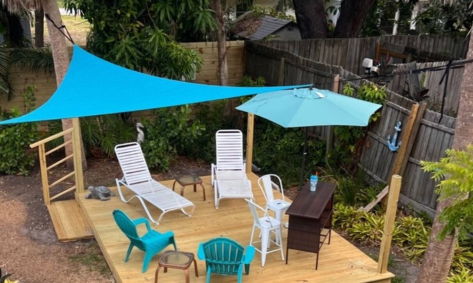 South Venice Maison | PET friendly, Newly remodeled cozy home close to beaches and historic downtown.