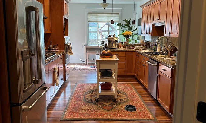 South Gateway Maison | PET FRIENDLY & NO CLEANING FEE! CAPPUCCINO, WINERIES, MOUNTAINS and OCEAN