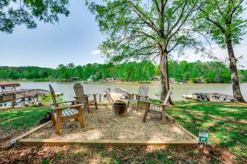 Southmont Maison | Pet-Friendly Paradise with Private Dock in Lexington