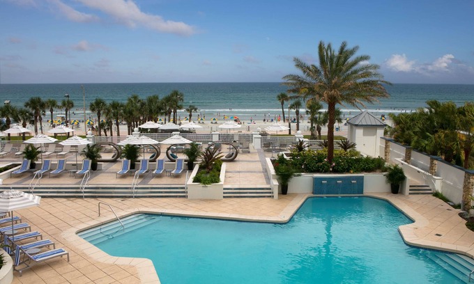 Brush - Stewarts Appartement | Pet-friendly Property with Outdoor Pool, Walk to Daytona Beach!