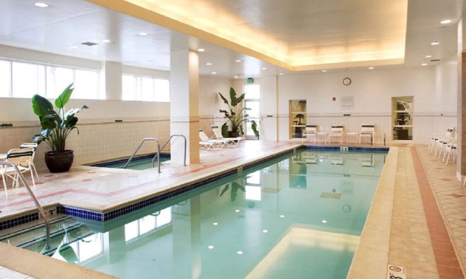 Emeryville Hôtel | Pet friendly Property! Indoor swimming pool, close to Tilden Regional Park