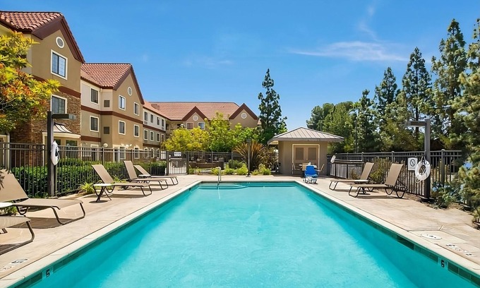 Carmel Mountain Ranch Hôtel | Pet-Friendly Property w/ Outdoor Pool, Parking, Near San Diego Sights & Airport!