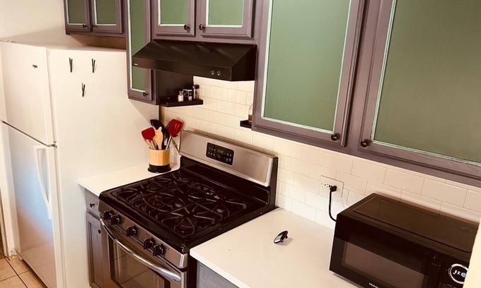 North Park Hill Maison | Pet Friendly Retro Oasis in Central Park/Park Hill. 2 bd w/dedicated work space