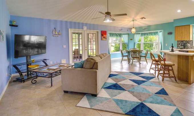 Sebastian Highlands Maison | Pet-Friendly Sebastian Home: w/ Porch + Lake View!