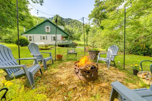 Clyde Maison | Pet-Friendly Smoky Mountain Getaway with Fire Pit!