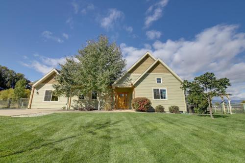 Stevensville Maison | Pet-Friendly Stevensville Home with Mountain Views!