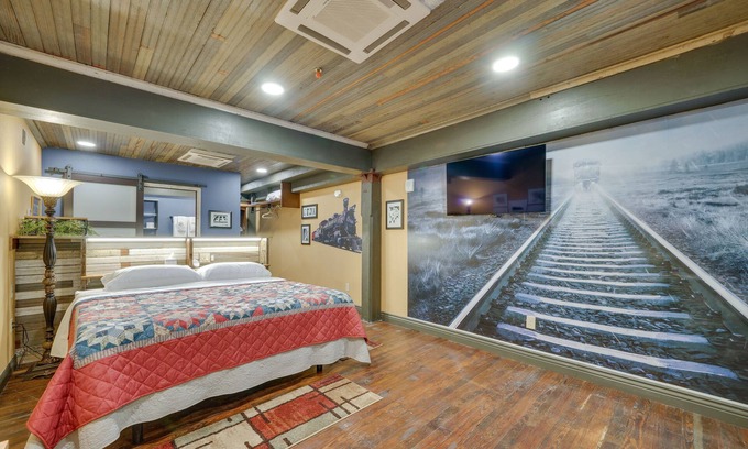 Texarkana Appartement | Pet-Friendly Texarkana Studio in The Historic 1894