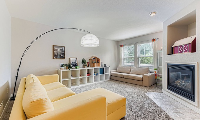 Broomfield Maison | Pet Friendly Townhome Near Parks