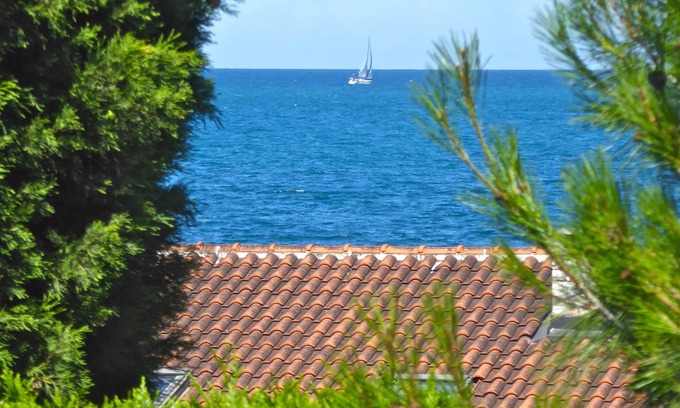 Dajla Maison | Maison d'été rénovée près de la plage avec vue sur la mer