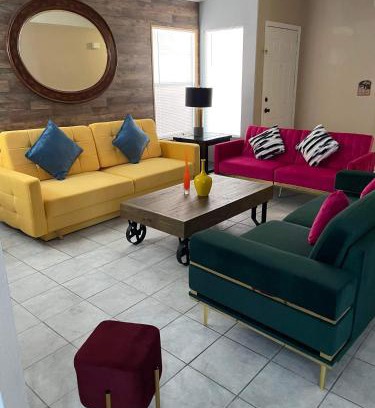 Las Vegas Maison | Pet-friendly, Vibrant Oasis - Colorful Retreat near Summerlin