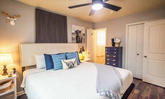 Moore Maison | Pet Friendly, WiFi, Fireplace, Fenced Yard, and Patio