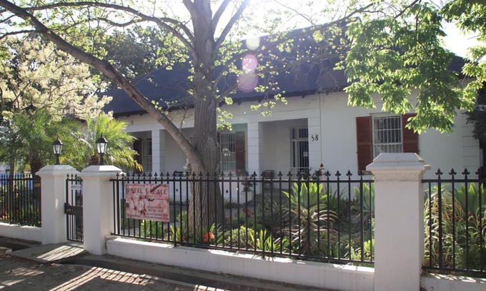 Robertson Maison | Petal's Place