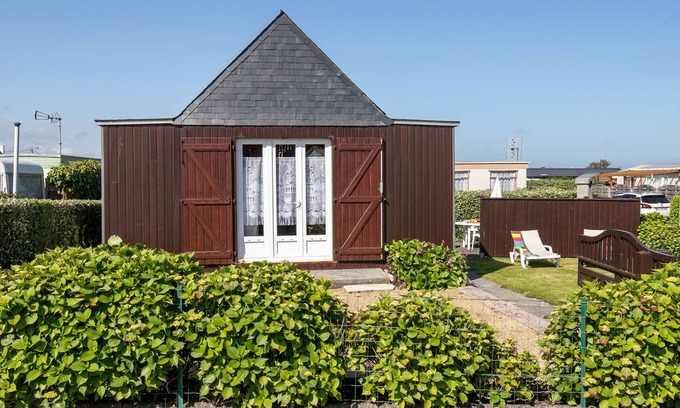 Cleder Maison | Petit Chalet à la Plage by Interhome