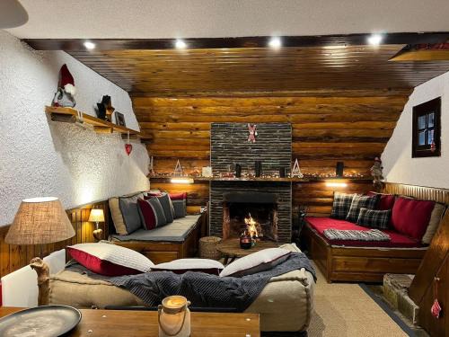 Eptalofos Chalet De Ski | Petit Chalet