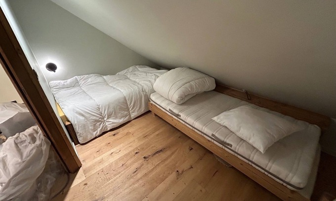 Saint-Francois-Longchamp Chalet De Ski | Petit chalet complétement rénové donnant sur la vallée de Maurienne, ski au pied