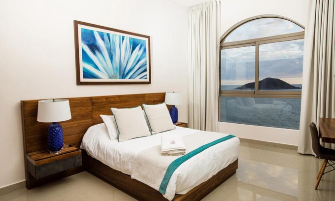 Marina Mazatlan Appartement | Petit Luxe Las Gavias Penthouse