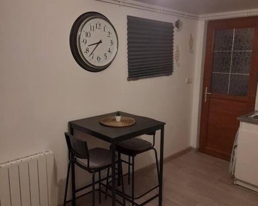 Moulineaux Appartement | Petit maison villageoise