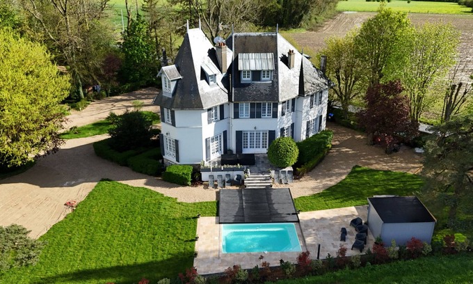 Montceaux-les-Meaux Villa | Manoir SPA sauna et piscine chauffée à 20 min de Disney