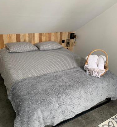 Villemareuil Maison | Petit Nid Douillet avec parking privé