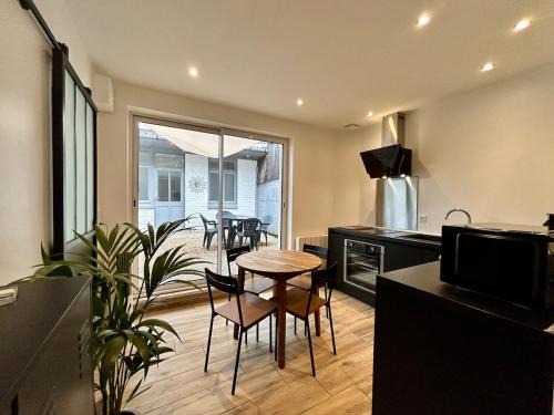 Henin-Beaumont Appartement | Petit Paradis - Terrasse privée - 100m de la gare