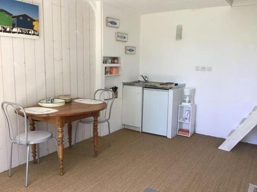 Saint-Armel Maison | Petite dépendance comme la cabine d’un bateau.